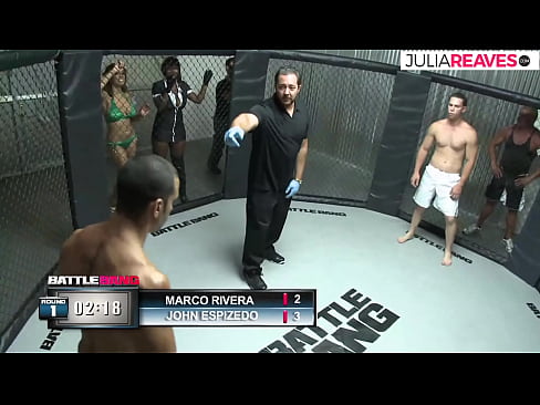 ❤️ Ultimate Fighter-ek zenbakizko neska bat izorratzen du ringean borroka baten ondoren ☑ Pornografia gugan ❤