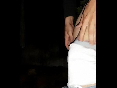 ❤️ Nire bizilagunak nire berrogeiaren hormara salto egin zuen ☑ Pornografia gugan ❤