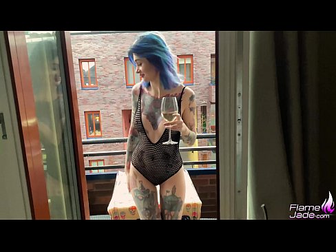 ❤️ Neska Ikaragarria trago batez zurrupatzen eta zeru zabalean sutsuki izorratzen ☑ Pornografia gugan ❤